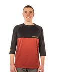 Model is 6' wearing size Large.